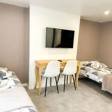 B4 Centre Disneyland Apartment